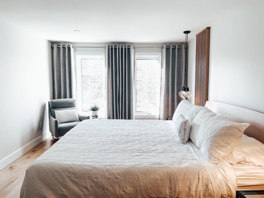 custom-blackout-drapes-bedroom-london-ontario (1)